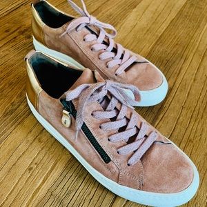 PAUL GREEN: pink suede + rose gold leather